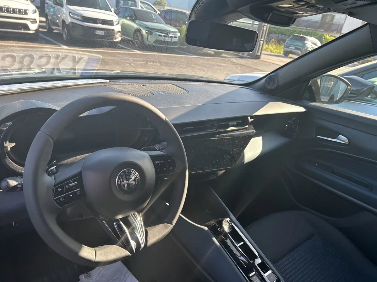 Alfa Romeo Junior nuova a Frosinone (7)