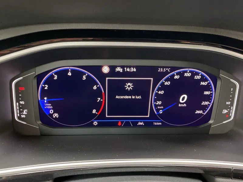 Volkswagen T-Roc nuova a Lodi (18)