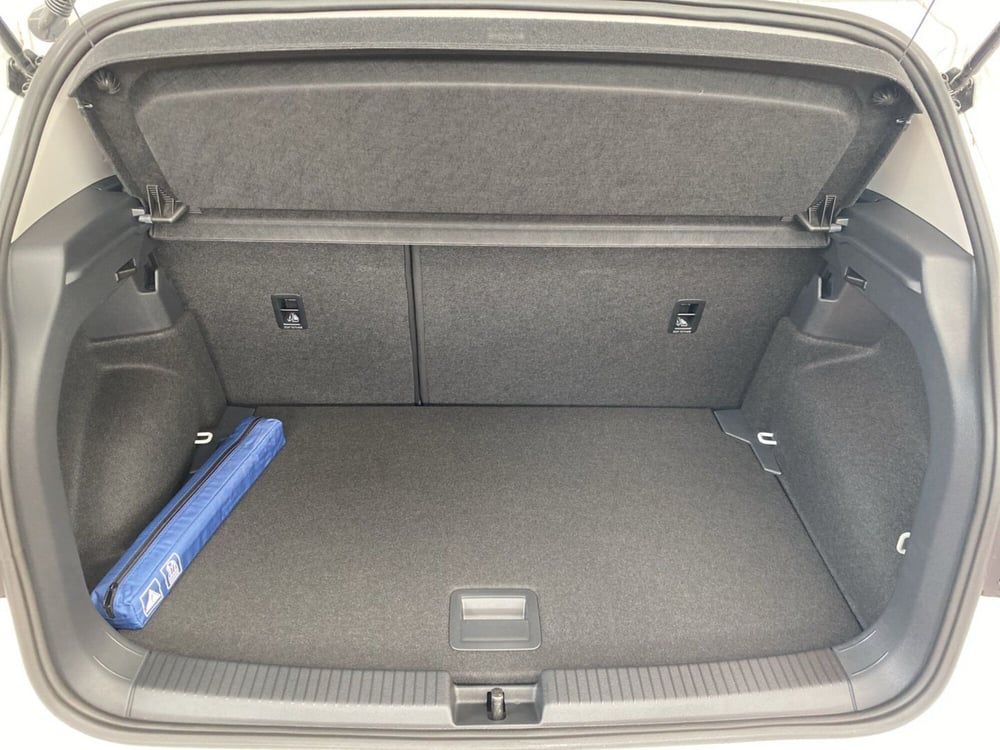Volkswagen T-Cross nuova a Lodi (9)
