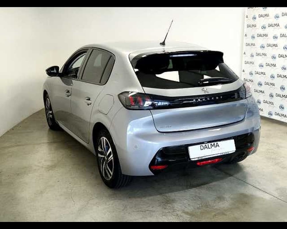 Peugeot 208 usata a Milano (18)