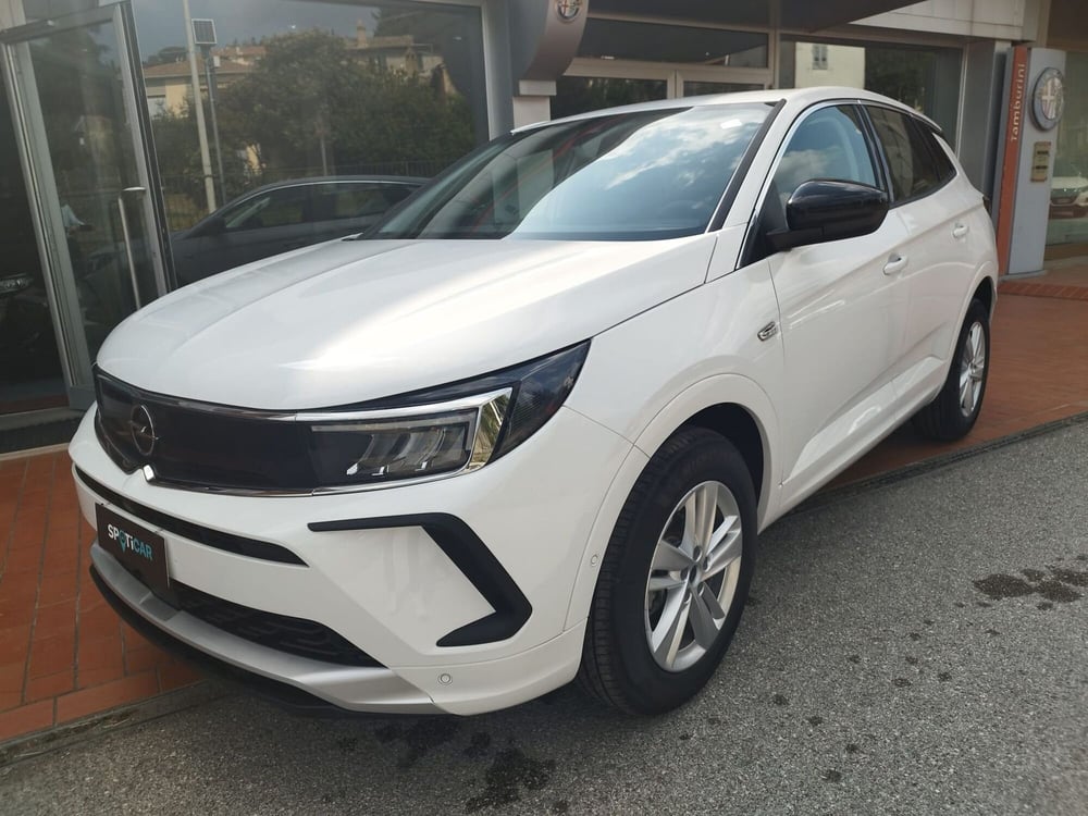 Opel Grandland nuova a Arezzo (2)