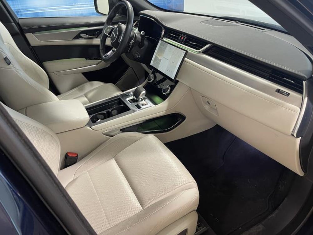 Jaguar F-Pace usata a Venezia (7)