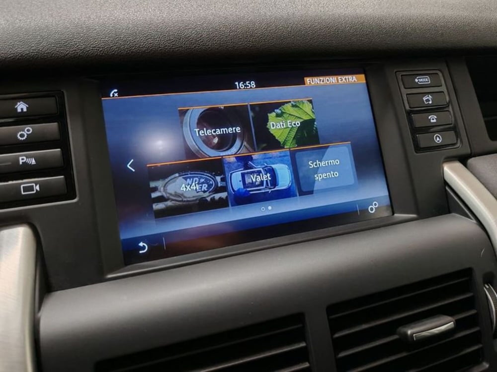 Land Rover Discovery Sport usata a Novara (14)