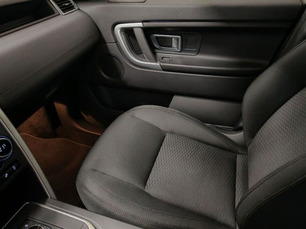 Land Rover Discovery Sport usata a Novara (20)
