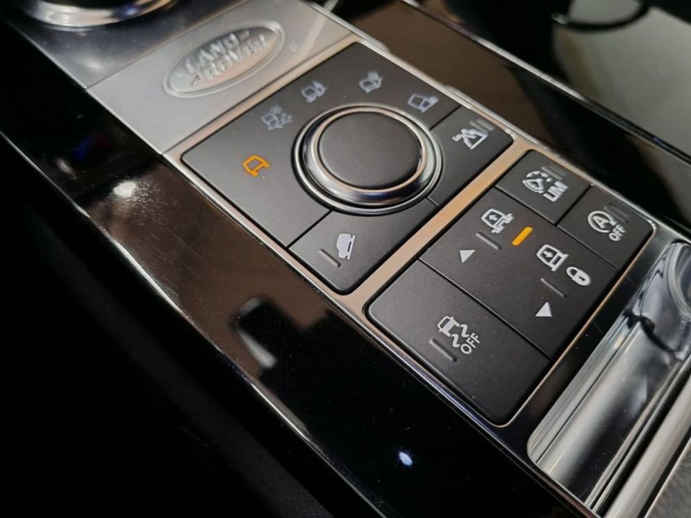 Land Rover Discovery usata a Novara (10)