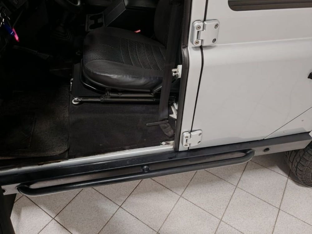 Land Rover Defender usata a Novara (12)