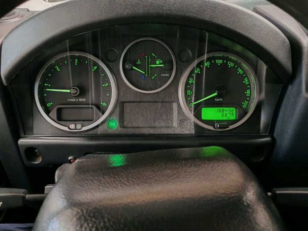 Land Rover Defender usata a Novara (13)