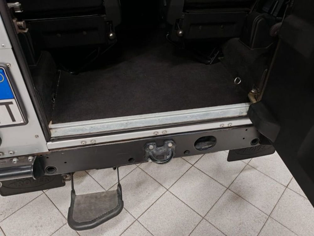 Land Rover Defender usata a Novara (14)