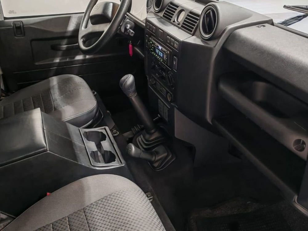 Land Rover Defender usata a Novara (3)