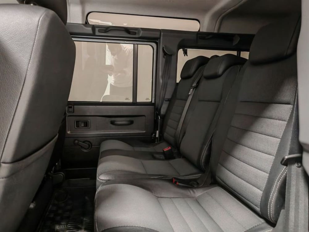 Land Rover Defender usata a Novara (11)