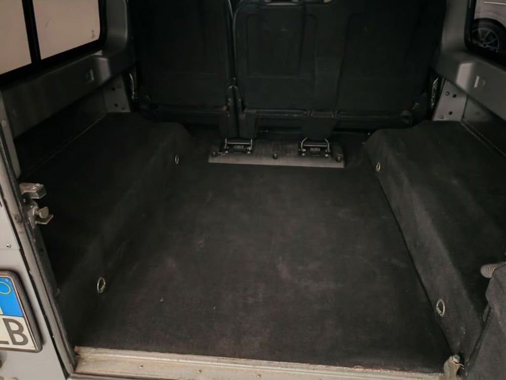 Land Rover Defender usata a Novara (14)