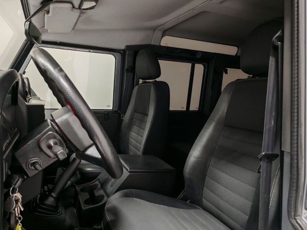 Land Rover Defender usata a Novara (15)