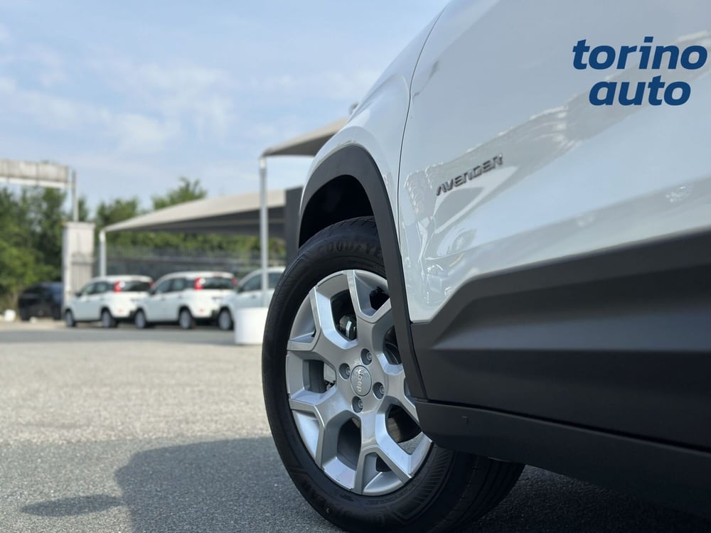 Jeep Avenger nuova a Torino (10)