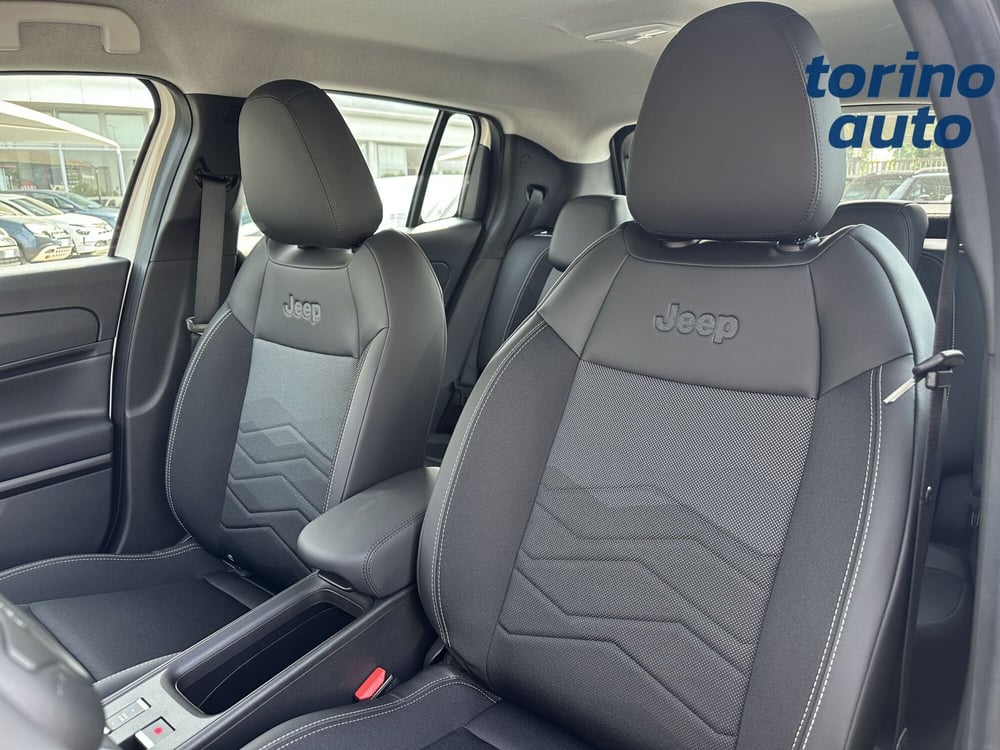 Jeep Avenger nuova a Torino (11)