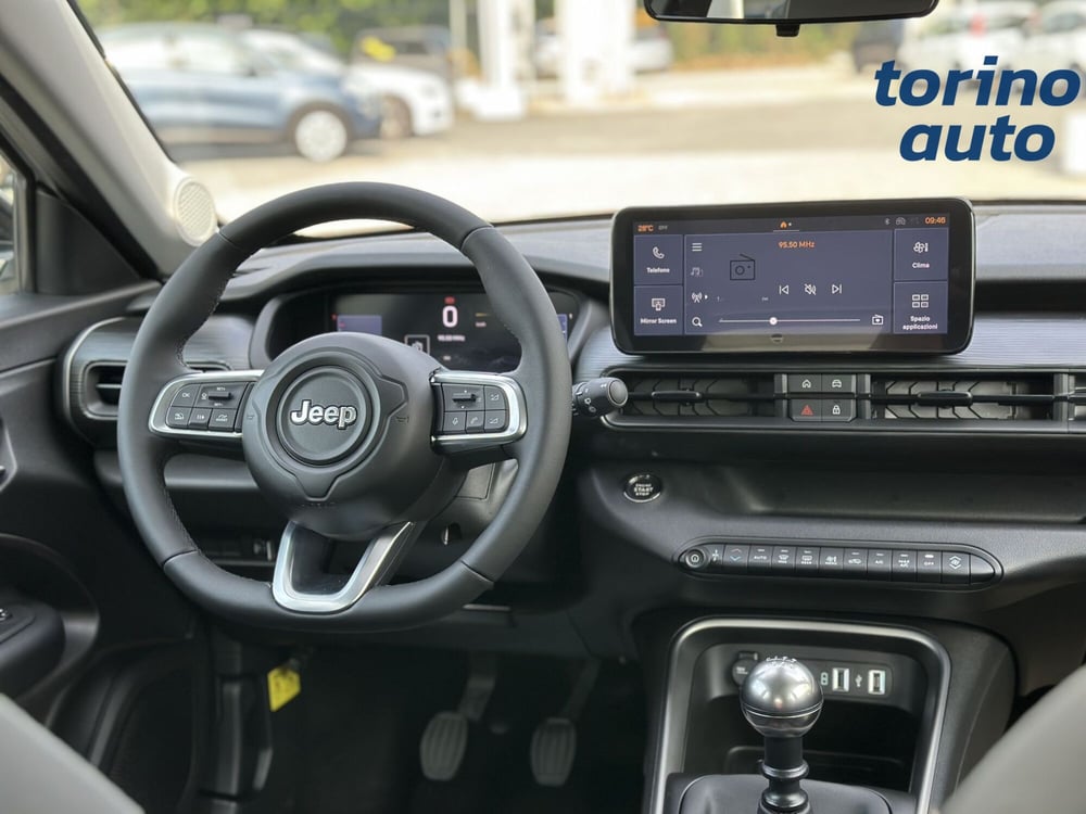 Jeep Avenger nuova a Torino (16)