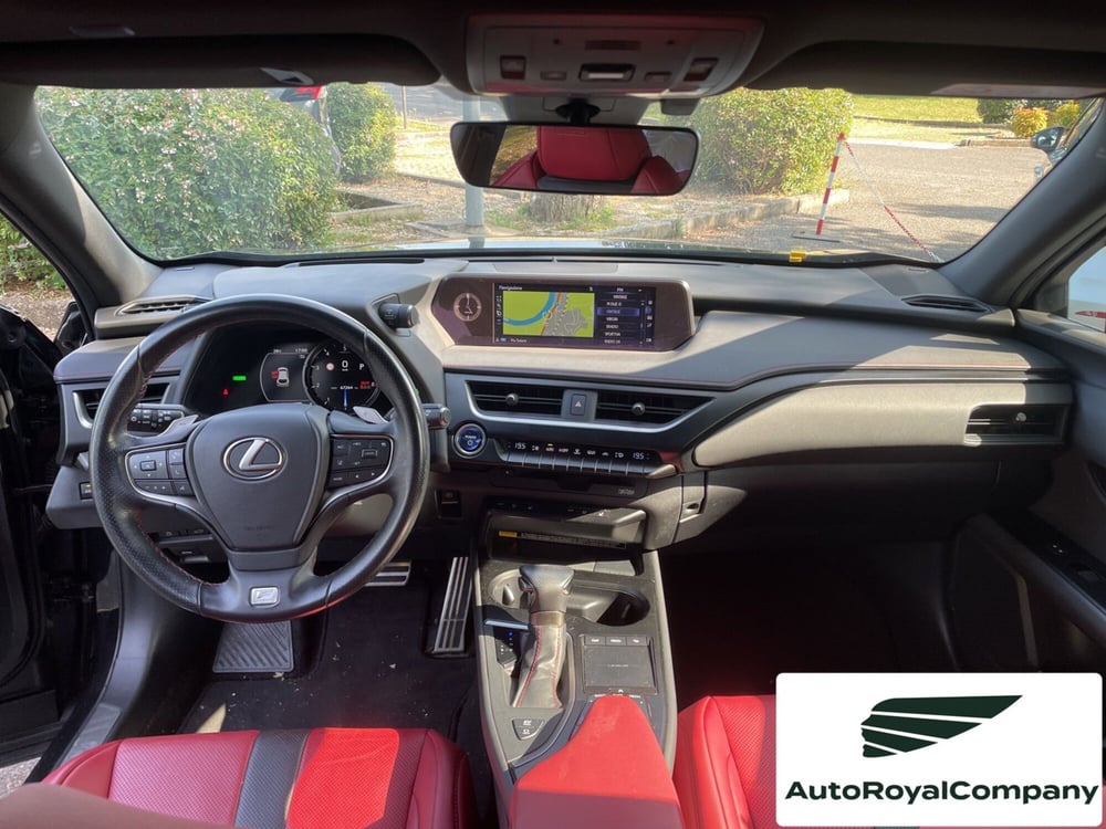 Lexus UX usata a Roma (11)