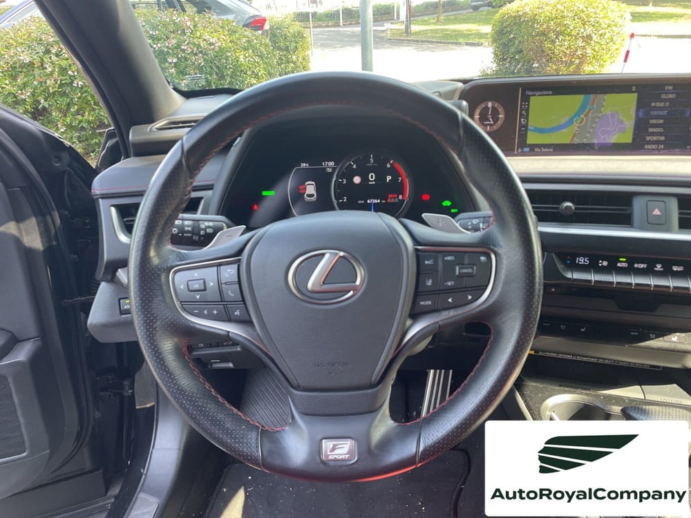 Lexus UX usata a Roma (12)