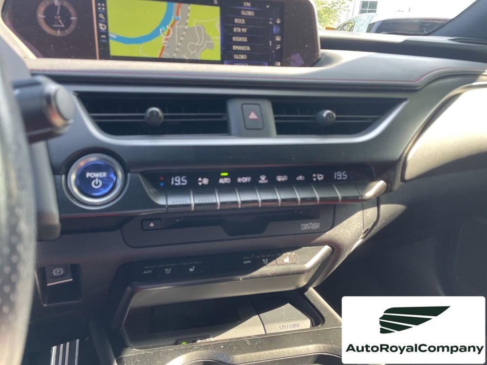 Lexus UX usata a Roma (16)