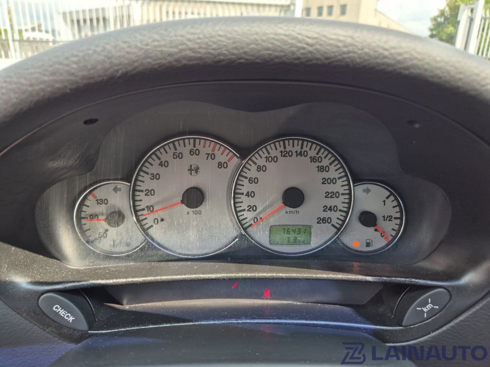 Alfa Romeo 166 usata a Milano (18)
