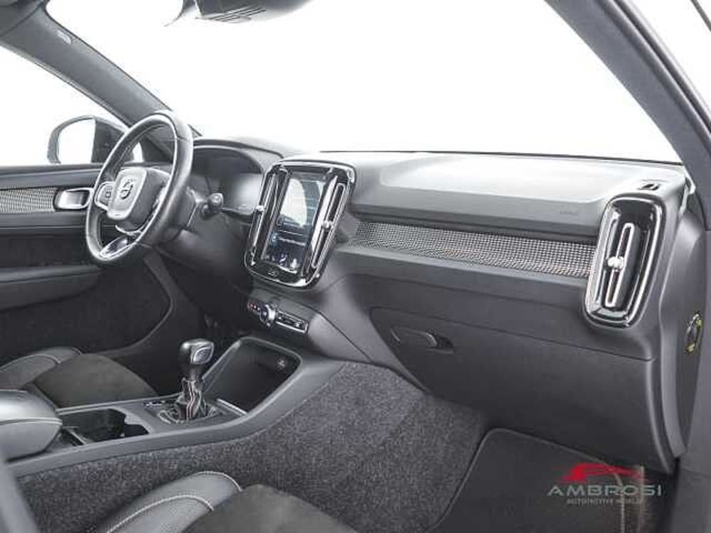 Volvo XC40 usata a Viterbo (12)