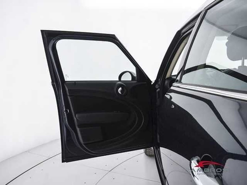 MINI Mini Countryman usata a Viterbo (19)
