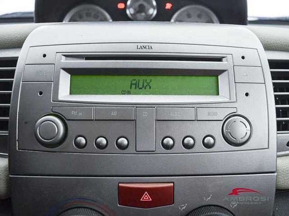 Lancia Ypsilon usata a Viterbo (16)