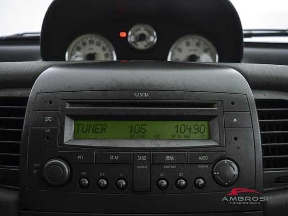 Lancia Ypsilon usata a Viterbo (14)