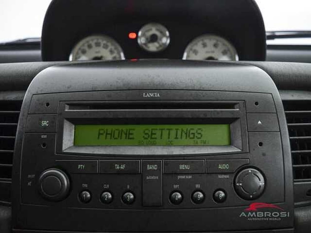 Lancia Ypsilon usata a Viterbo (15)
