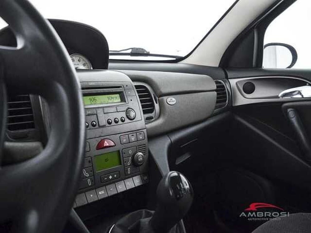Lancia Ypsilon usata a Viterbo (18)
