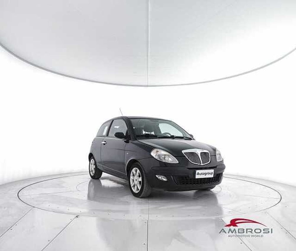 Lancia Ypsilon usata a Viterbo (2)