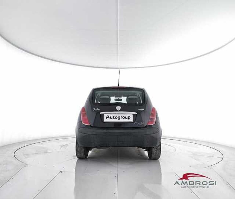 Lancia Ypsilon usata a Viterbo (6)