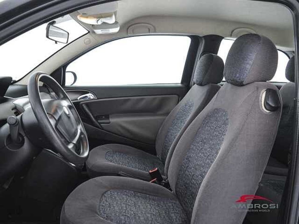 Lancia Ypsilon usata a Viterbo (9)