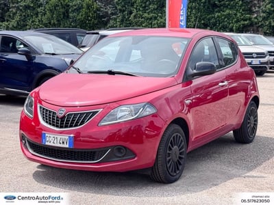 Lancia Ypsilon 1.0 FireFly 5 porte S&amp;S Hybrid Ecochic Silver del 2021 usata a Albano Laziale