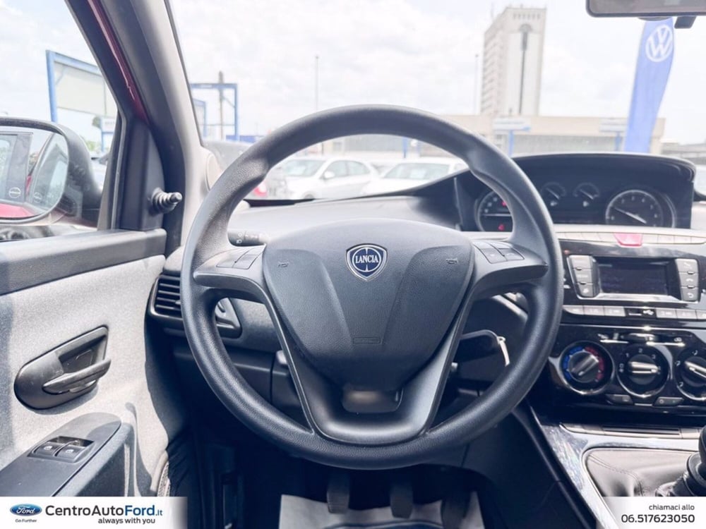 Lancia Ypsilon usata a Roma (18)
