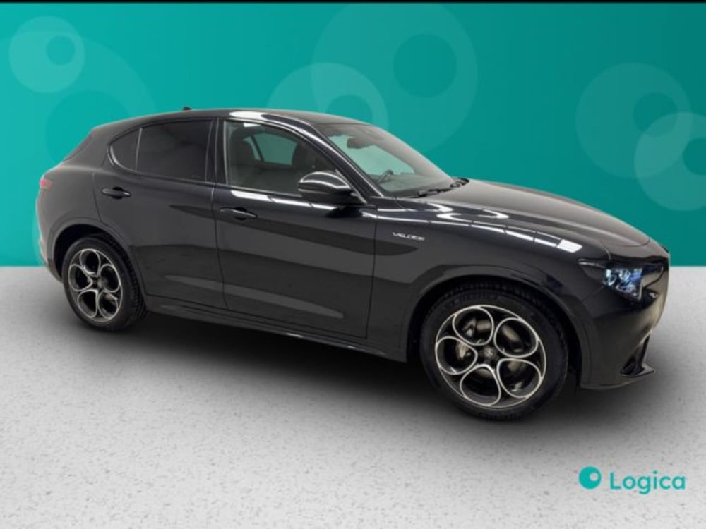 Alfa Romeo Stelvio usata a Biella (8)
