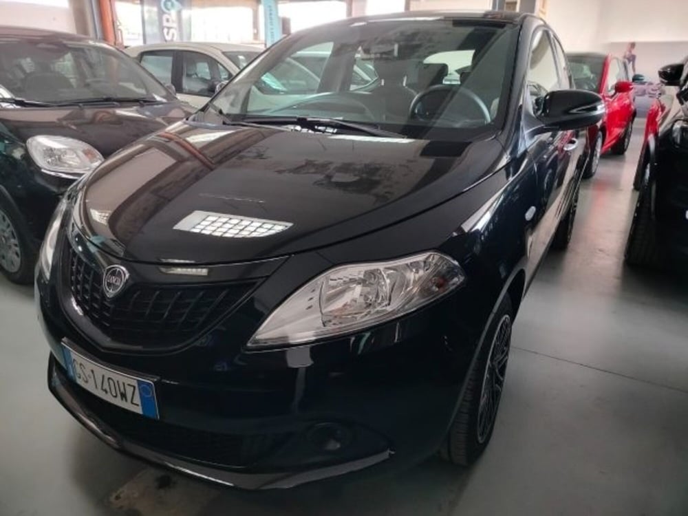 Lancia Ypsilon usata a Forlì-Cesena