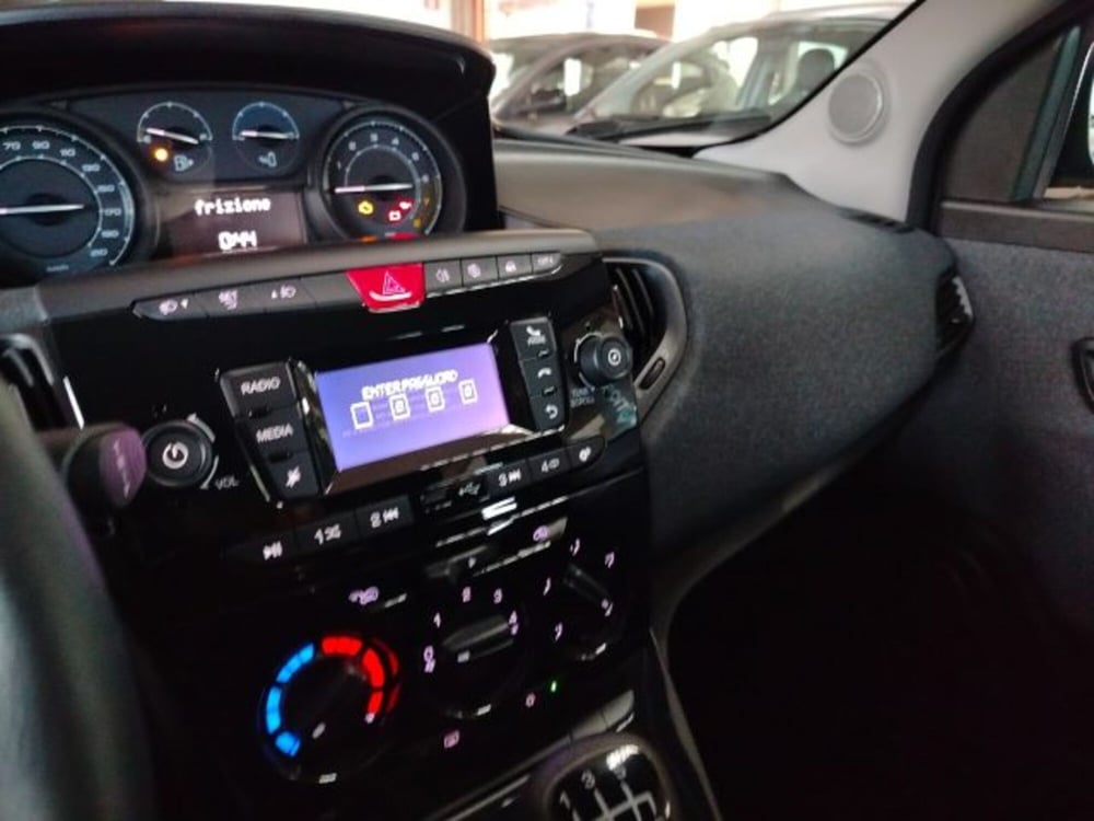 Lancia Ypsilon usata a Forlì-Cesena (18)