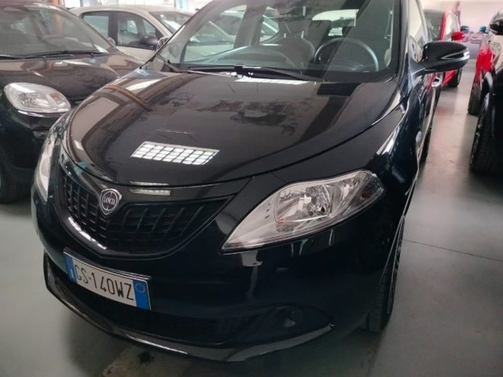 Lancia Ypsilon usata a Forlì-Cesena (2)