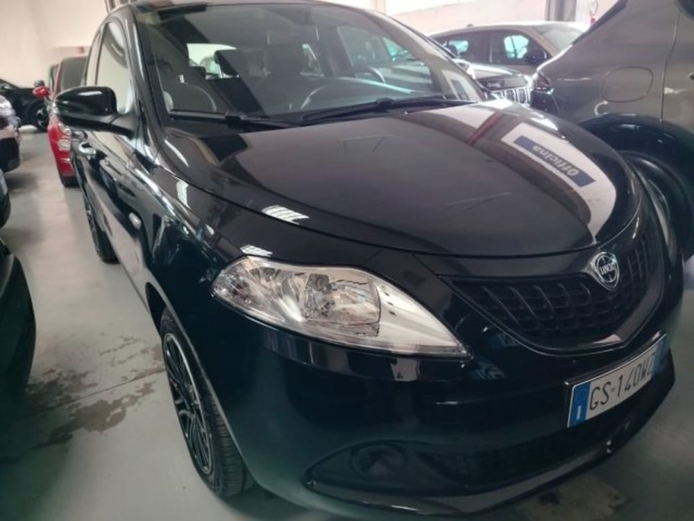 Lancia Ypsilon usata a Forlì-Cesena (3)