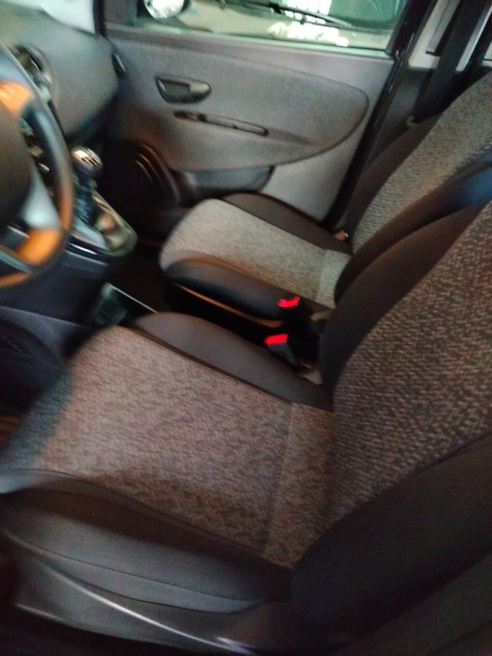 Lancia Ypsilon usata a Forlì-Cesena (9)