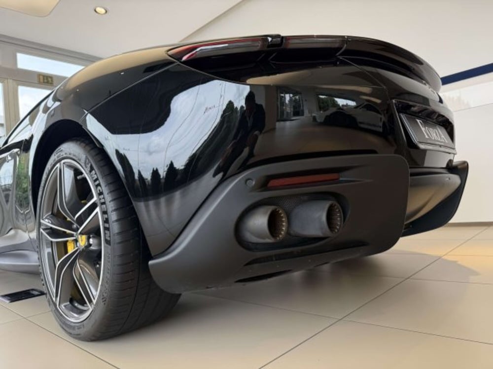 Ferrari Roma Spider usata a Torino (13)