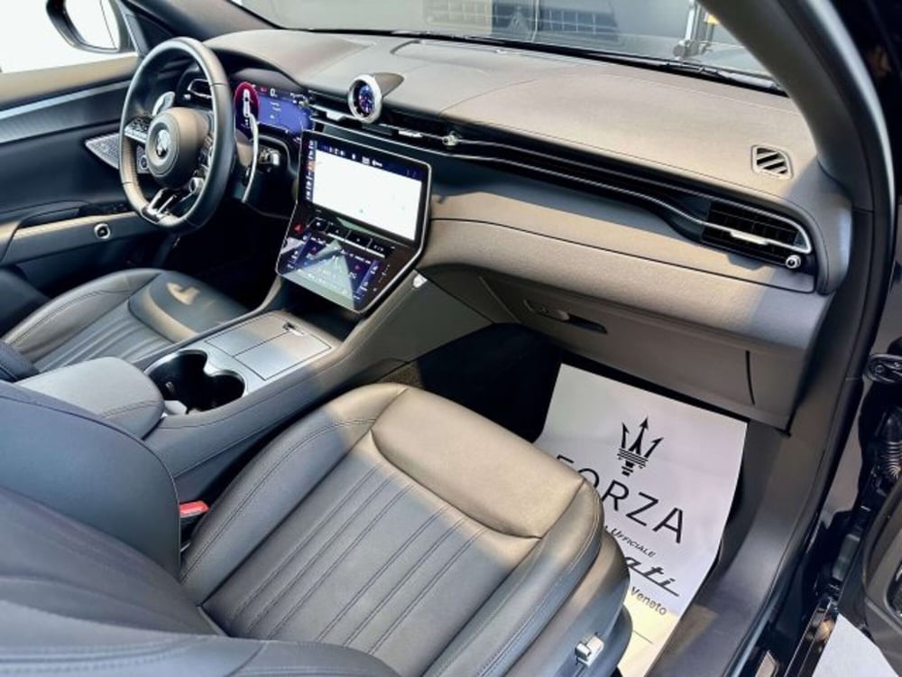 Maserati Grecale usata a Torino (12)