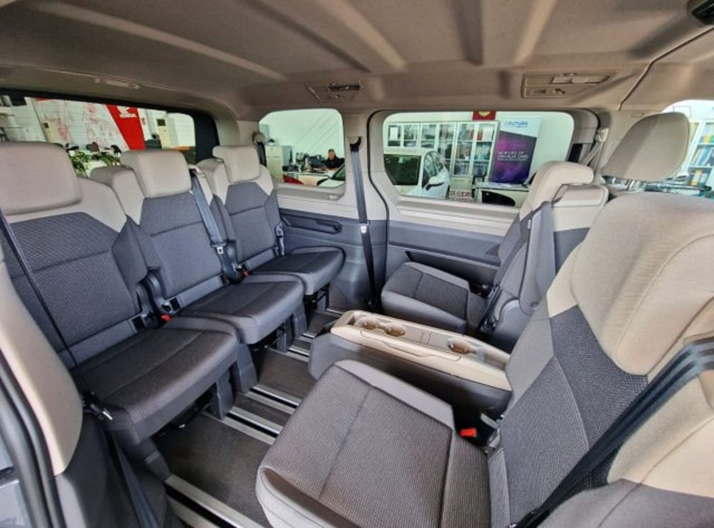 Volkswagen Multivan usata a Verona (11)