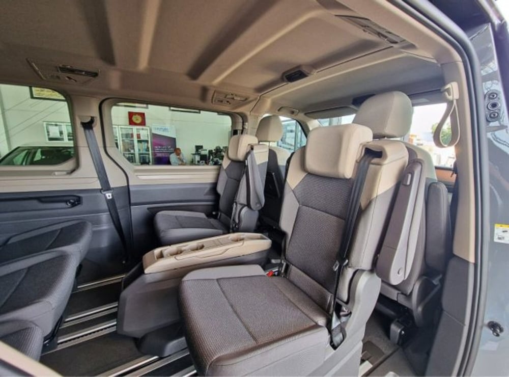 Volkswagen Multivan usata a Verona (13)