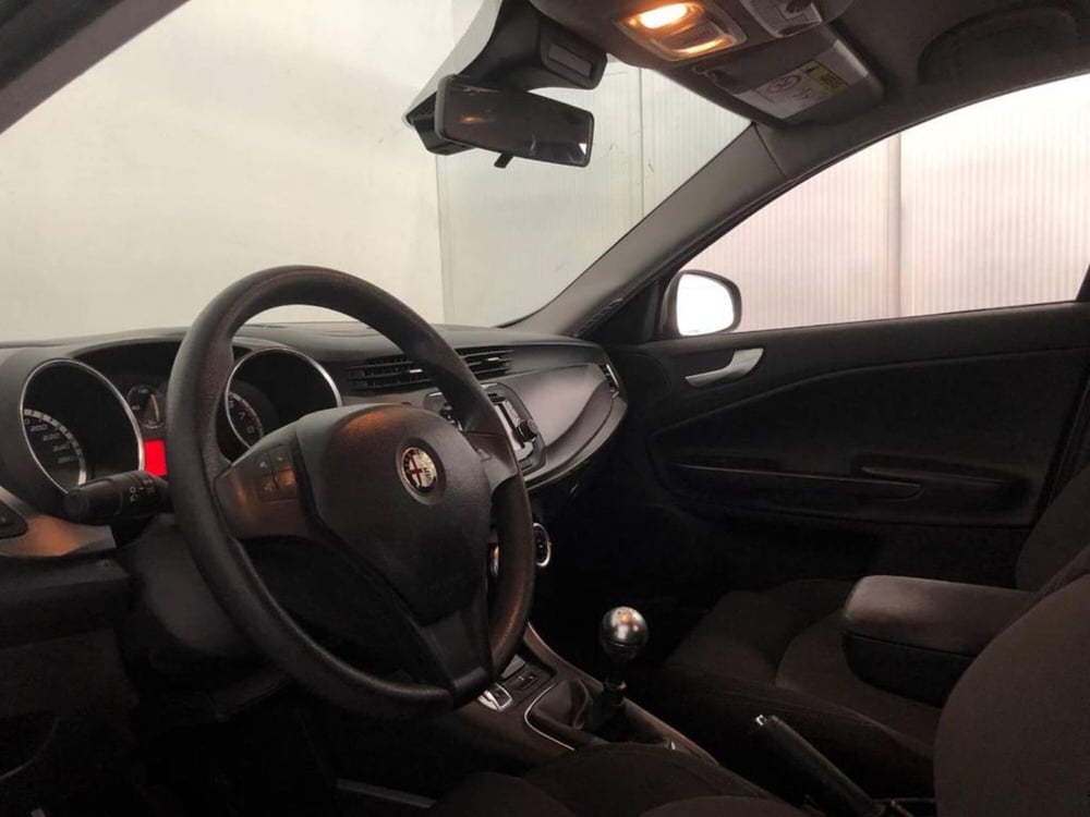 Alfa Romeo Giulietta usata a Torino (10)