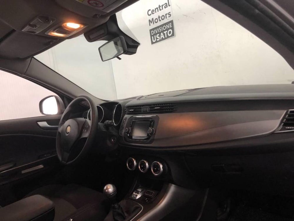 Alfa Romeo Giulietta usata a Torino (9)