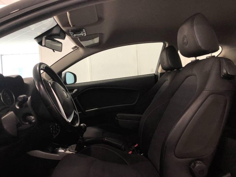 Alfa Romeo MiTo usata a Torino (11)