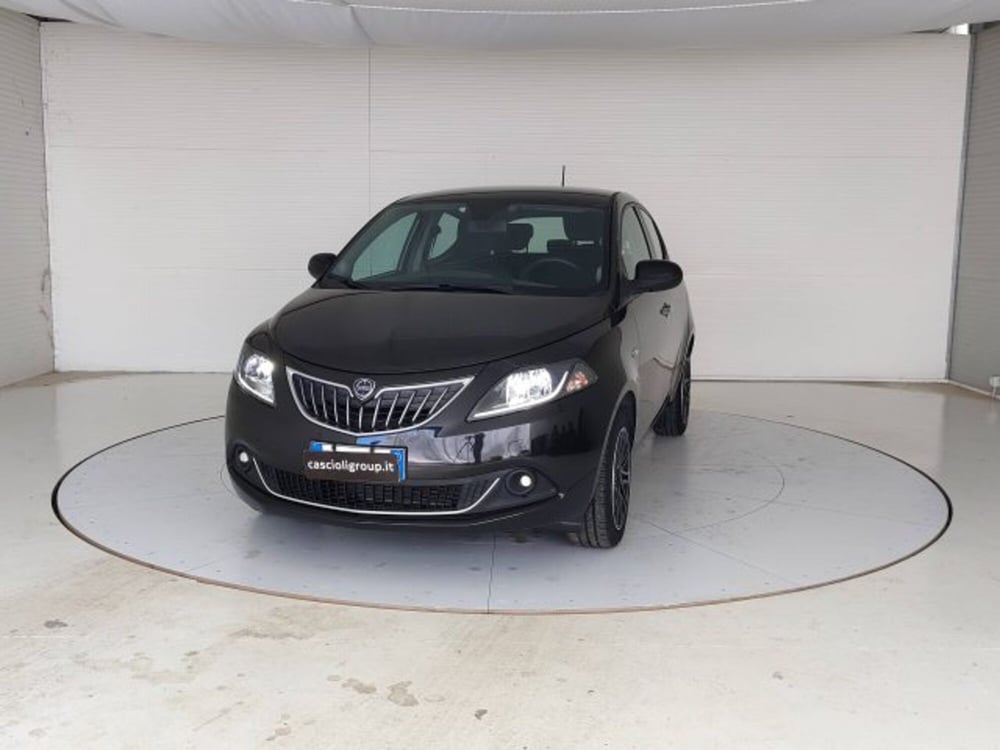 Lancia Ypsilon usata a Teramo