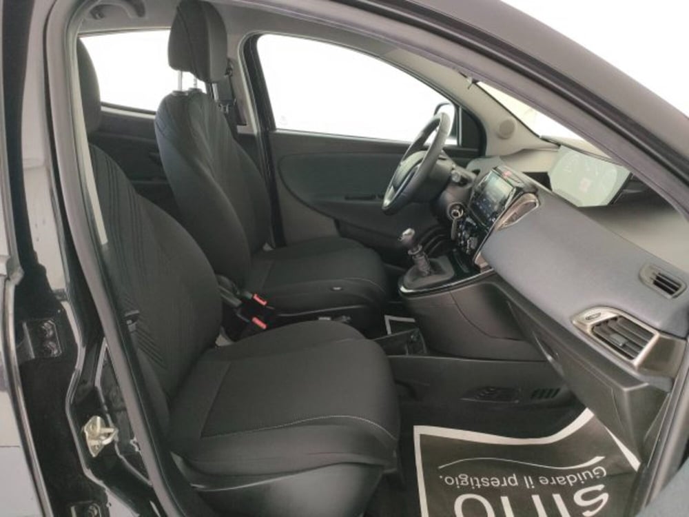 Lancia Ypsilon usata a Teramo (10)