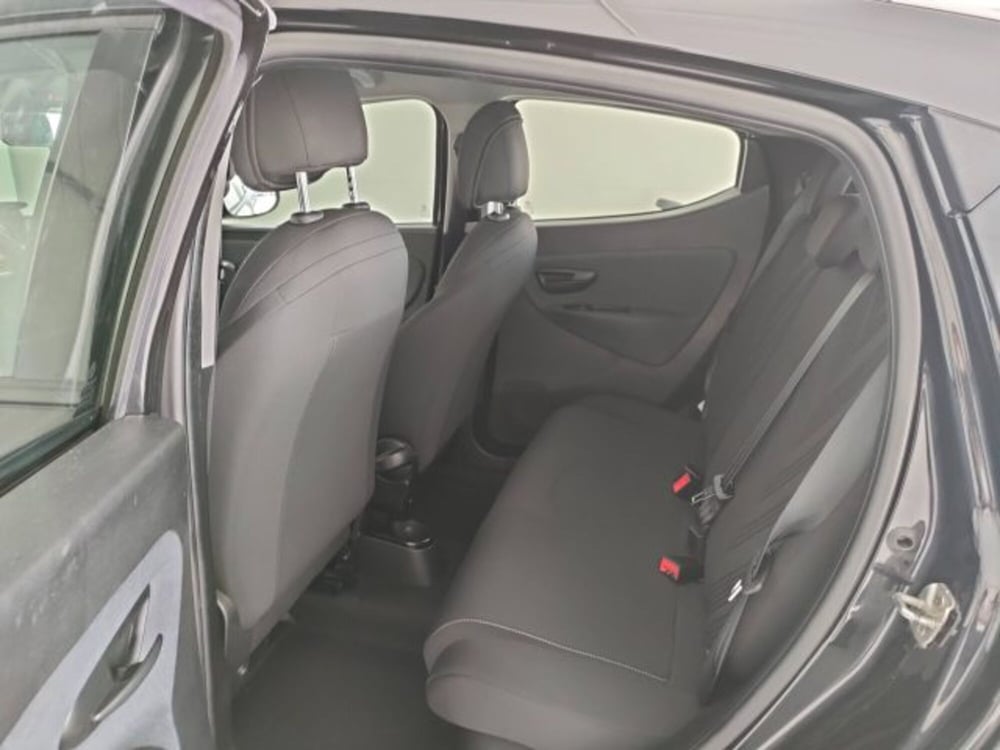Lancia Ypsilon usata a Teramo (12)